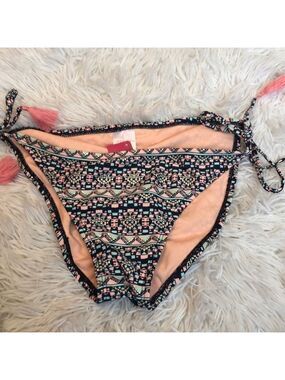 Nwt 2/$22 sale tassel bikini bottom size L